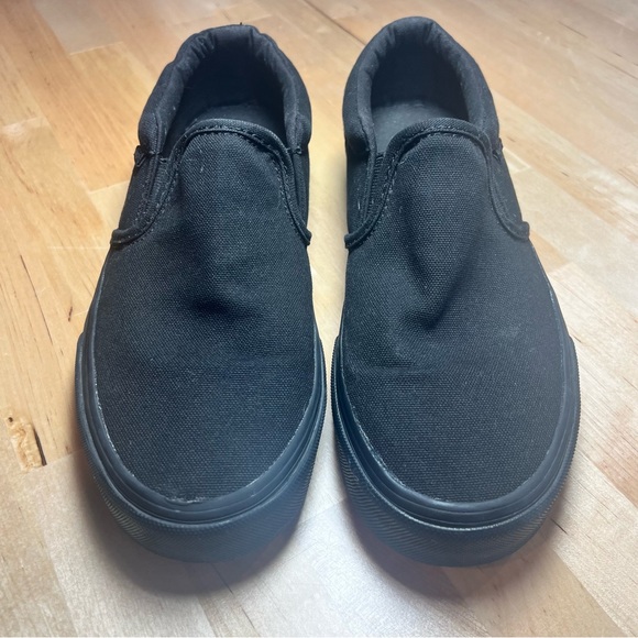 SOLD Vans Classic Tennis Shoes - Picture 2 of 9